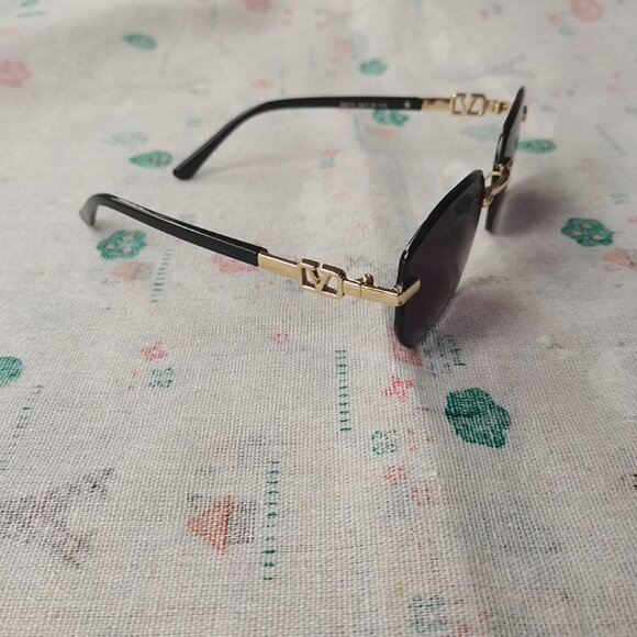 Valentino Black Frame Glasses - Picture 5 of 11